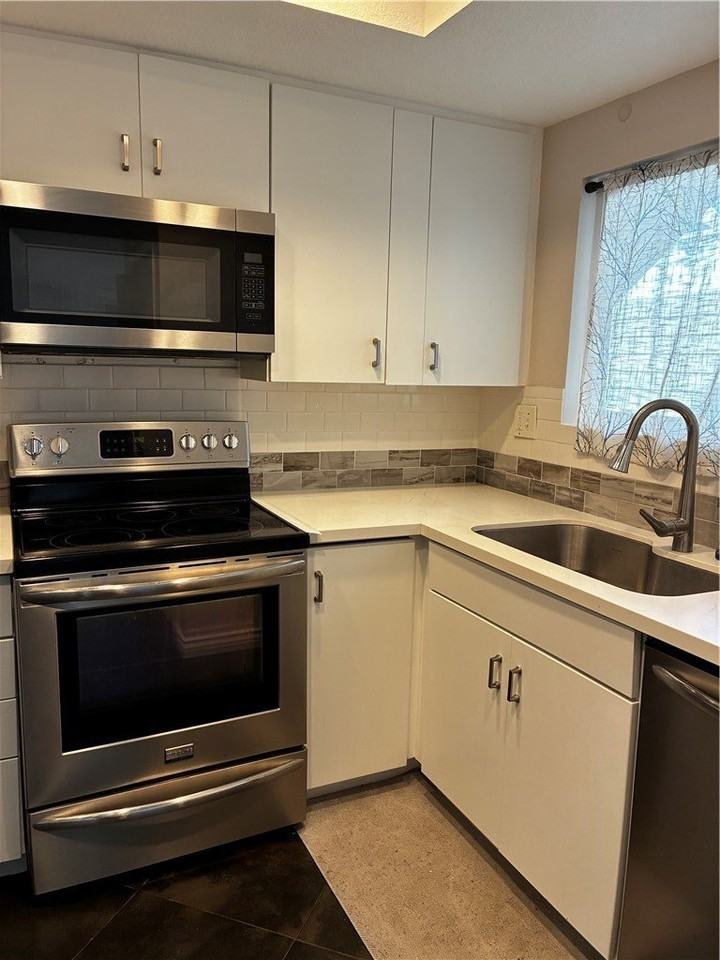 4 Pineoak - Photo 3 of 12