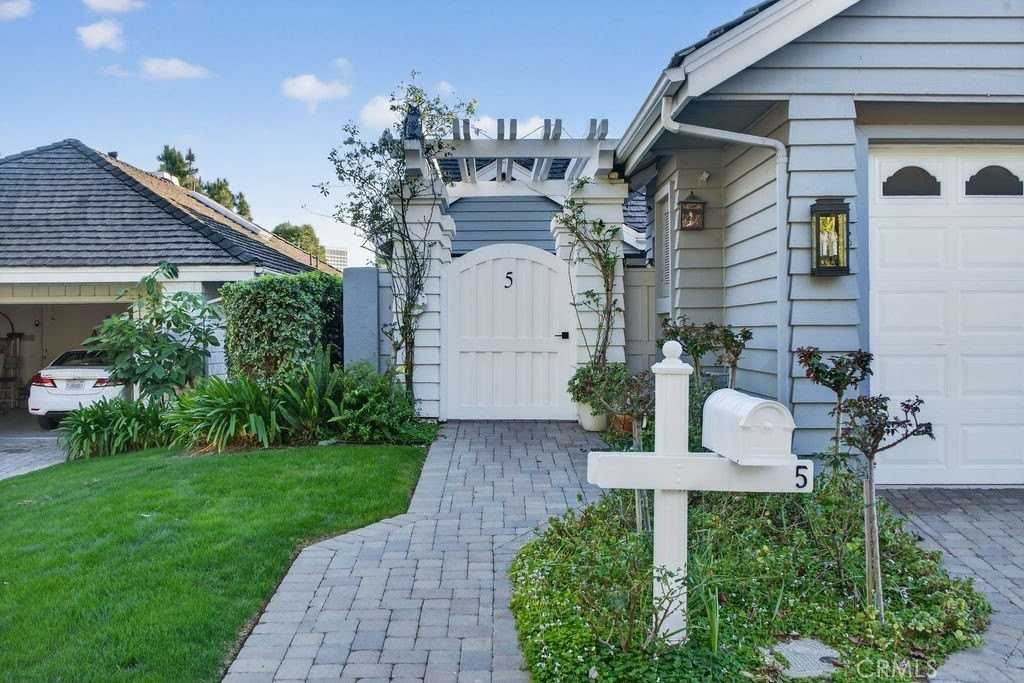 5 Northampton Ct #103 - Photo 3 of 50