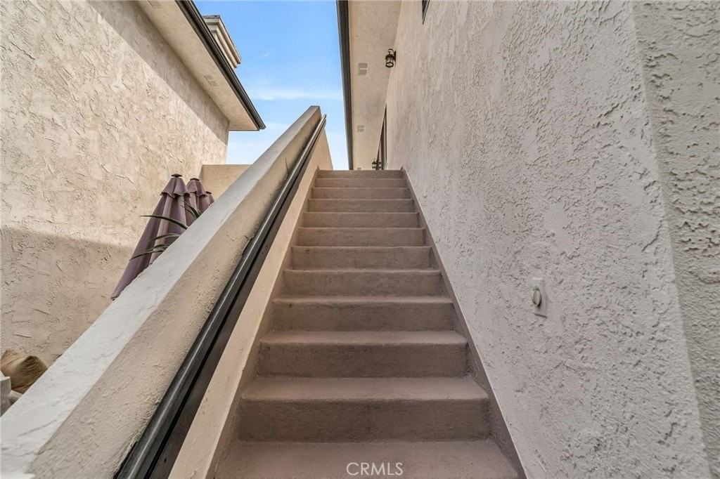 185 Costa Mesa St #B - Photo 4 of 30