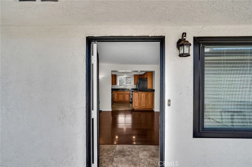 185 Costa Mesa St #B - Photo 7 of 30