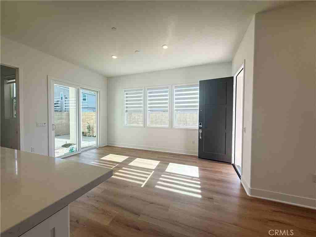 301 Shoveler - Photo 6 of 34