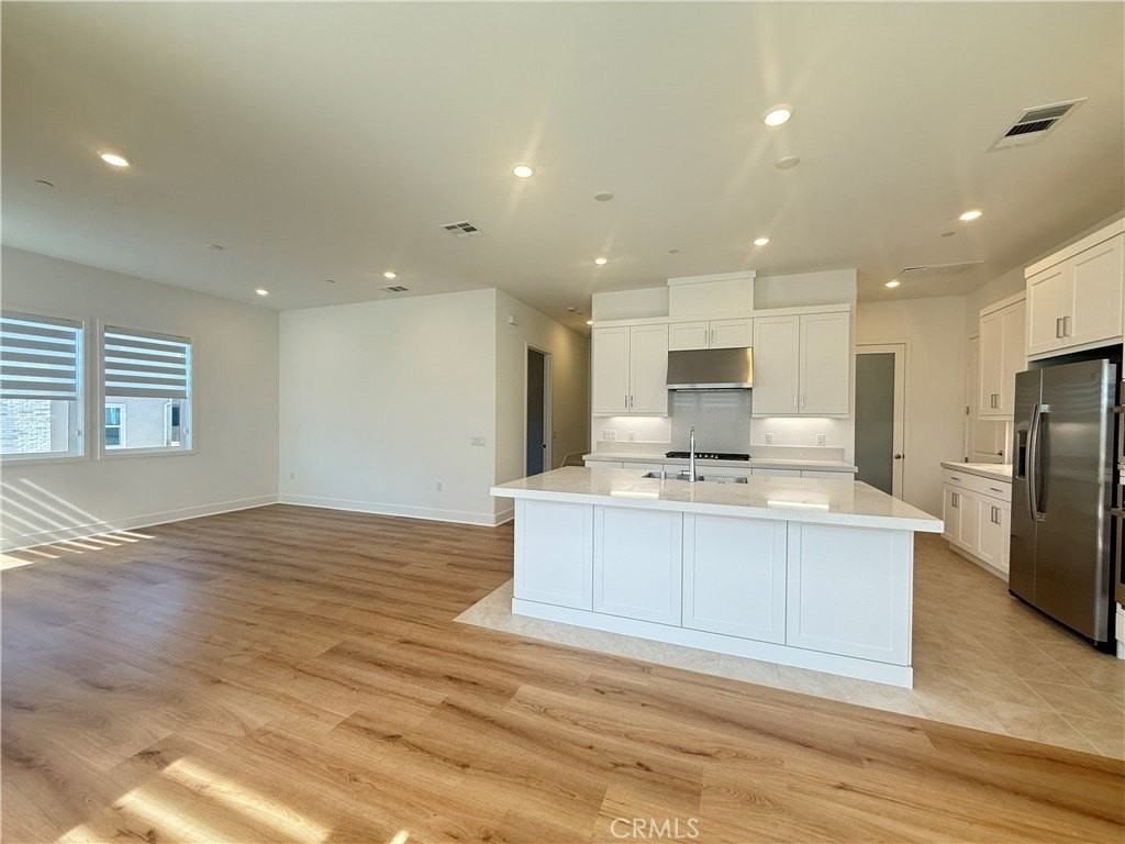 301 Shoveler - Photo 7 of 34