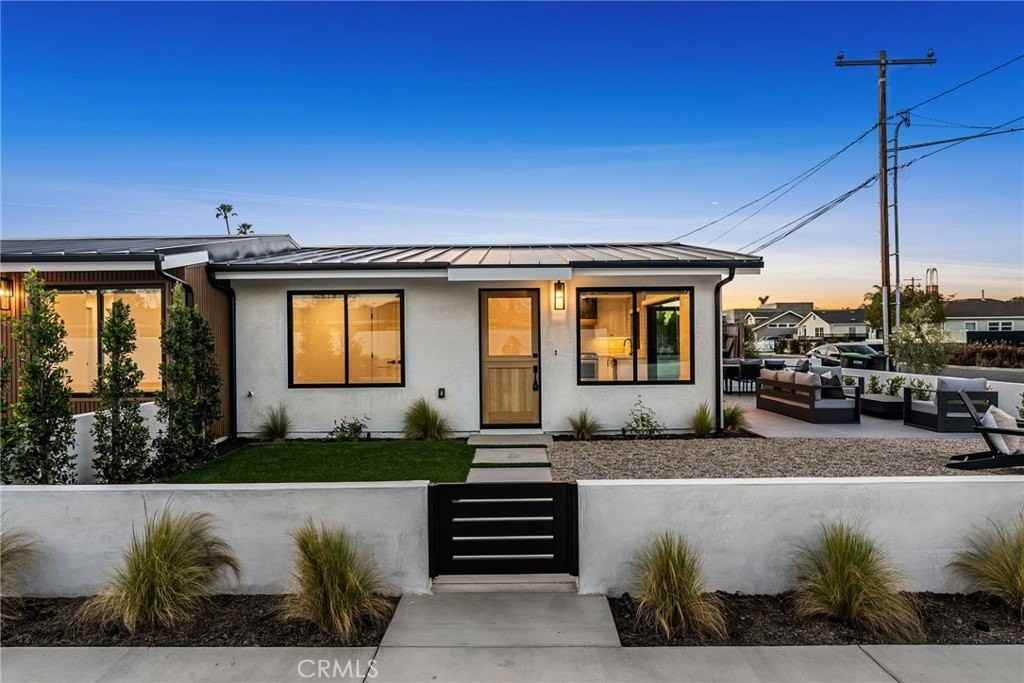 251 Costa Mesa St #A - Photo 5 of 22