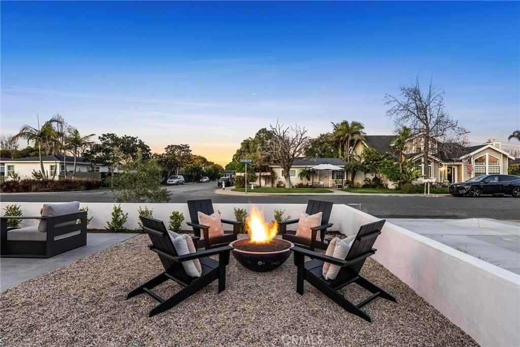 251 Costa Mesa St #A - Photo 6 of 22