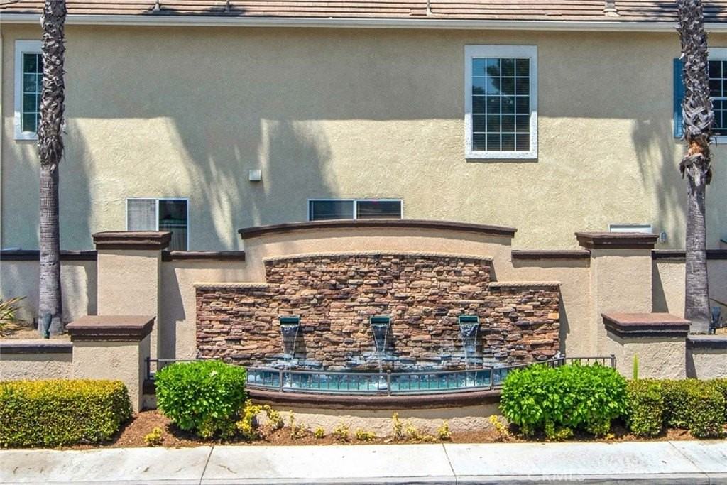 38 Melrose Dr - Photo 2 of 13