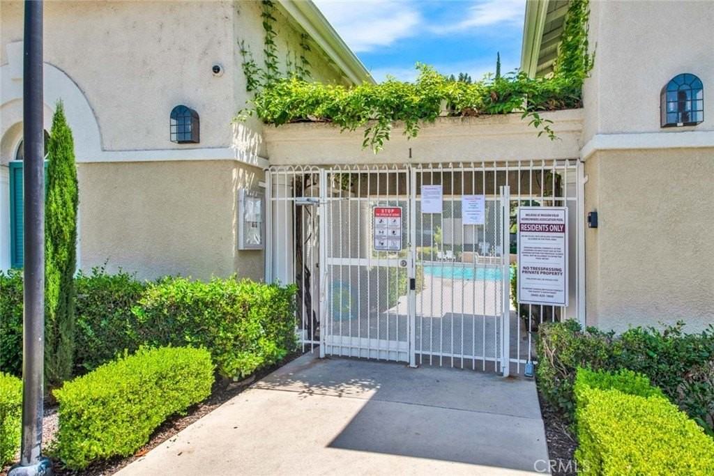 38 Melrose Dr - Photo 4 of 13