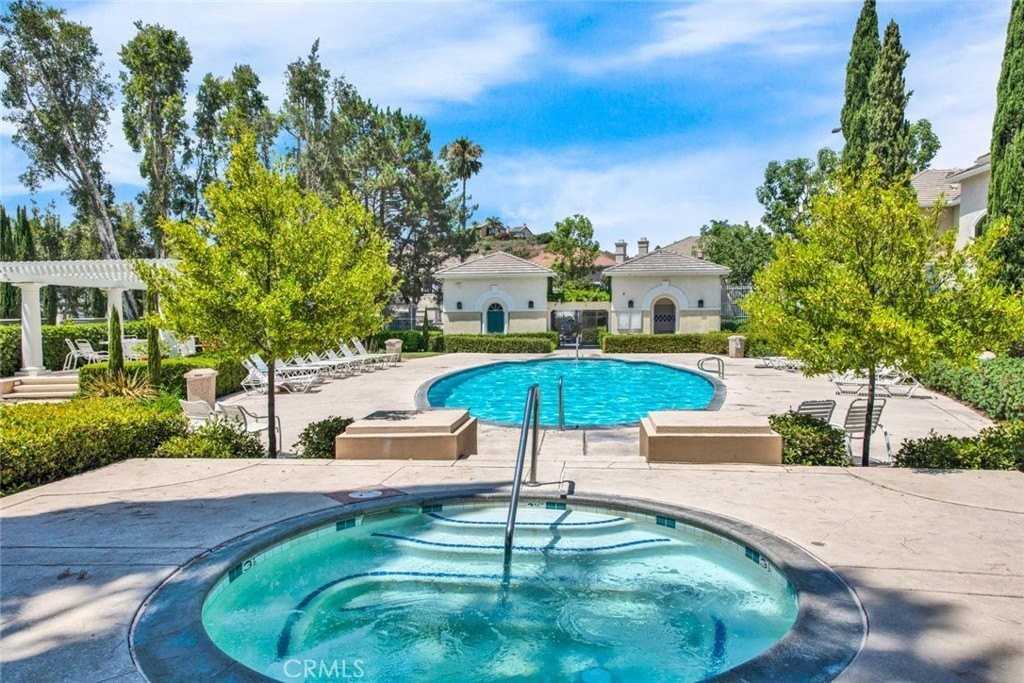 38 Melrose Dr - Photo 7 of 13