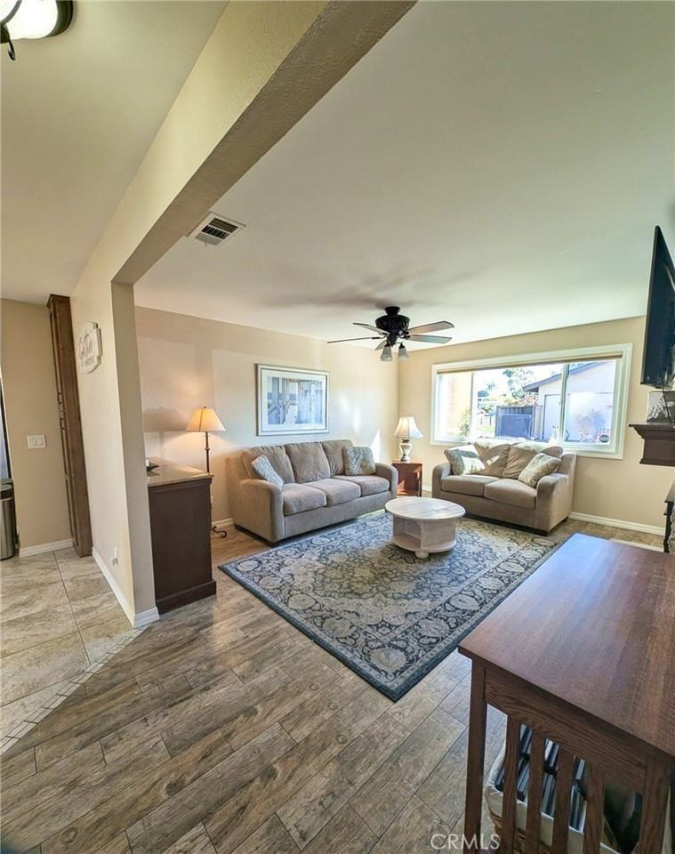 1233 Farroll Ave #B - Photo 3 of 16