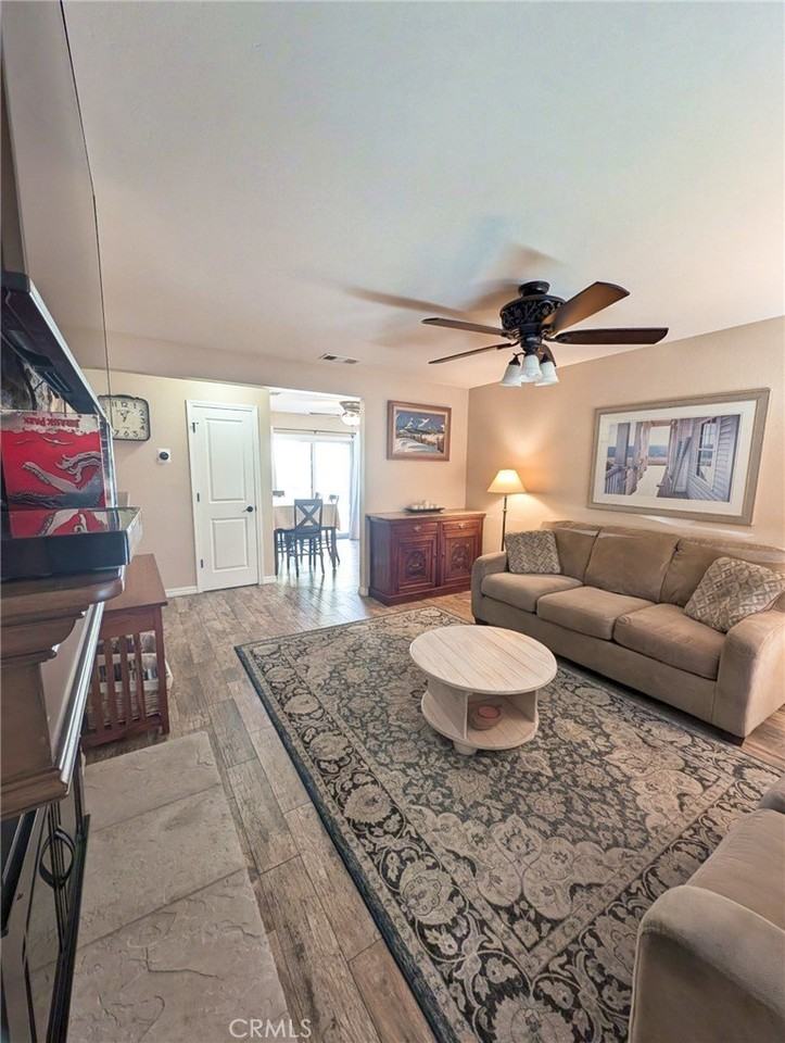 1233 Farroll Ave #B - Photo 5 of 16