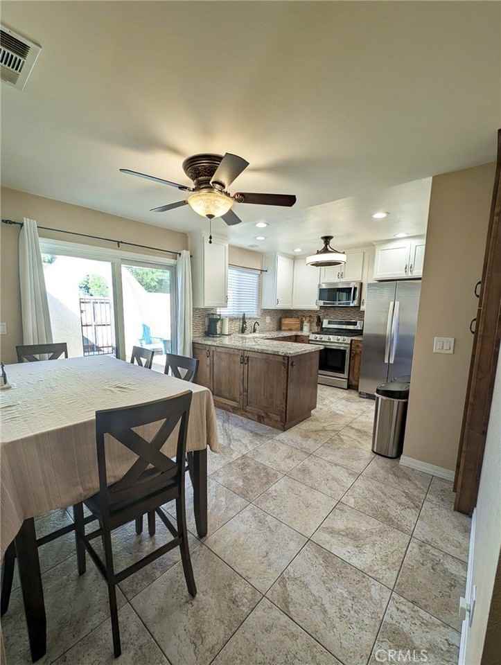 1233 Farroll Ave #B - Photo 6 of 16