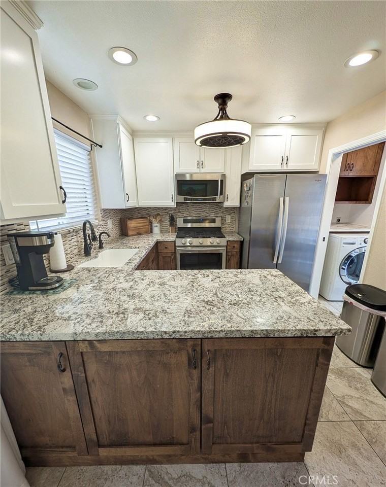 1233 Farroll Ave #B - Photo 7 of 16