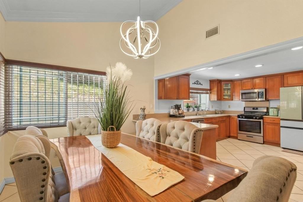 613 Point Vicente Ct - Photo 5 of 33