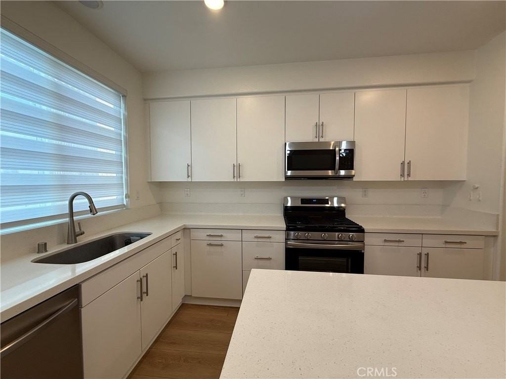 14130 Bay St - Photo 4 of 17