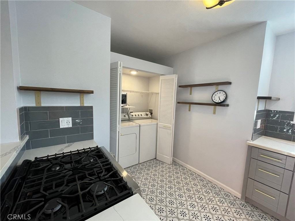 4447 E 14th St - Photo 2 of 17