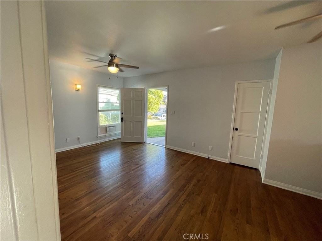 4447 E 14th St - Photo 7 of 17