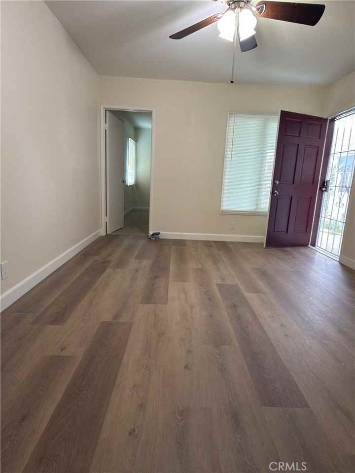 628 N Olive St #C - Photo 4 of 6