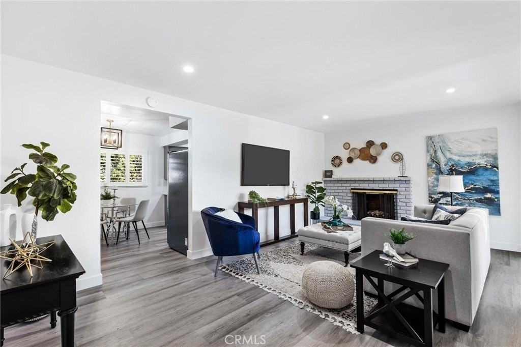 8356 Vanalden Ave - Photo 5 of 50