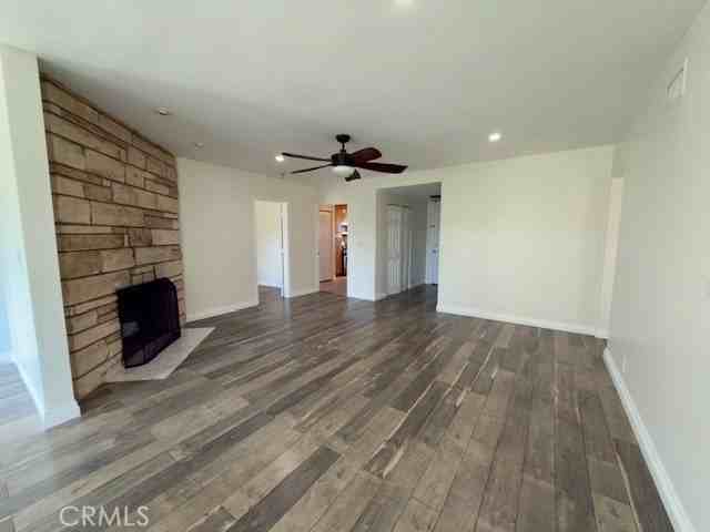 18648 Gledhill St - Photo 5 of 28