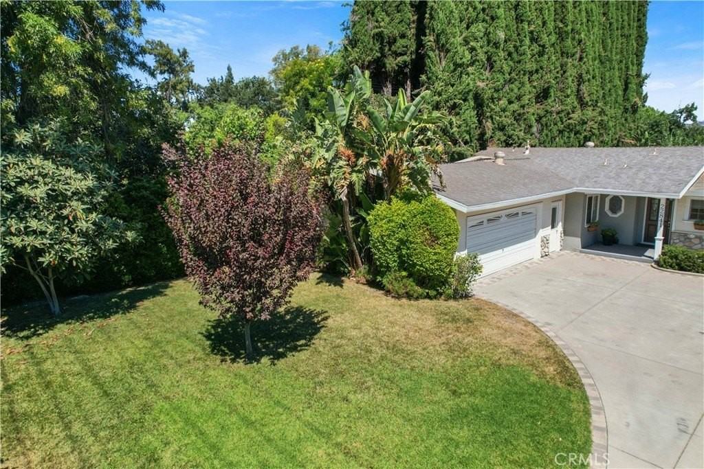 22841 Mariano St - Photo 5 of 40