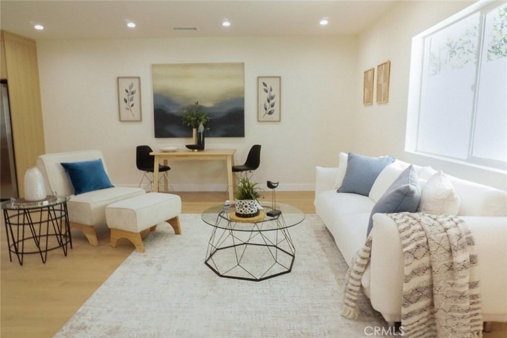 17061 Knapp St - Photo 2 of 6