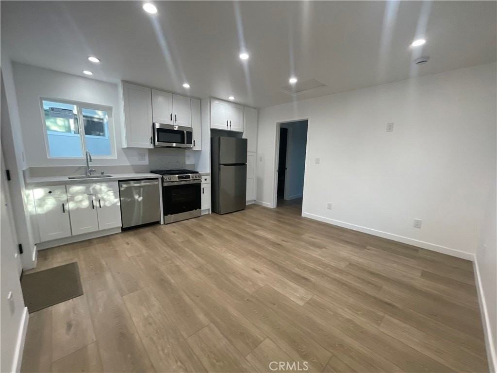 17020 Flanders St - Photo 5 of 12