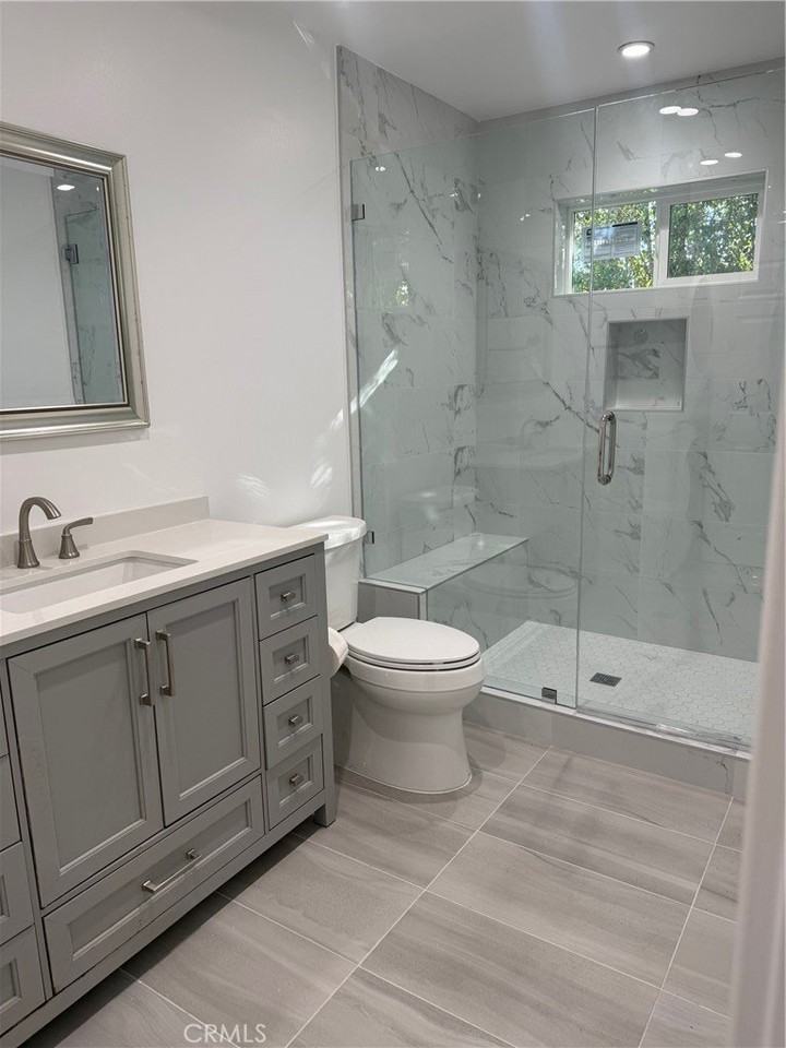 17020 Flanders St - Photo 7 of 12