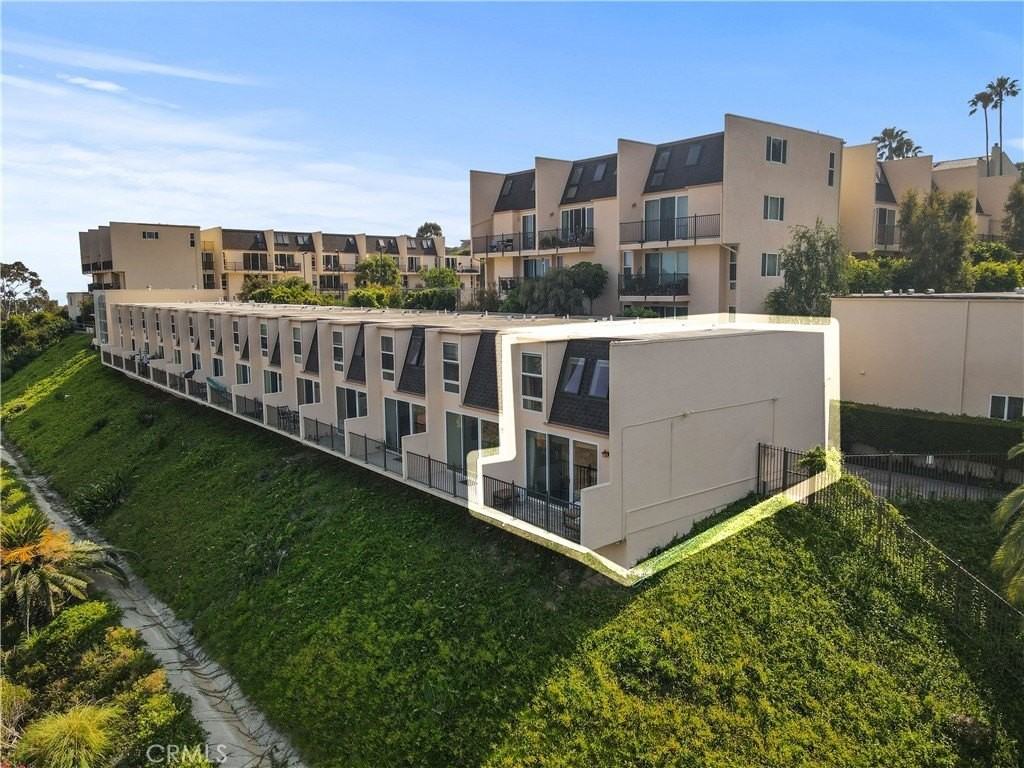 23901 Civic Center Way - Photo 3 of 38