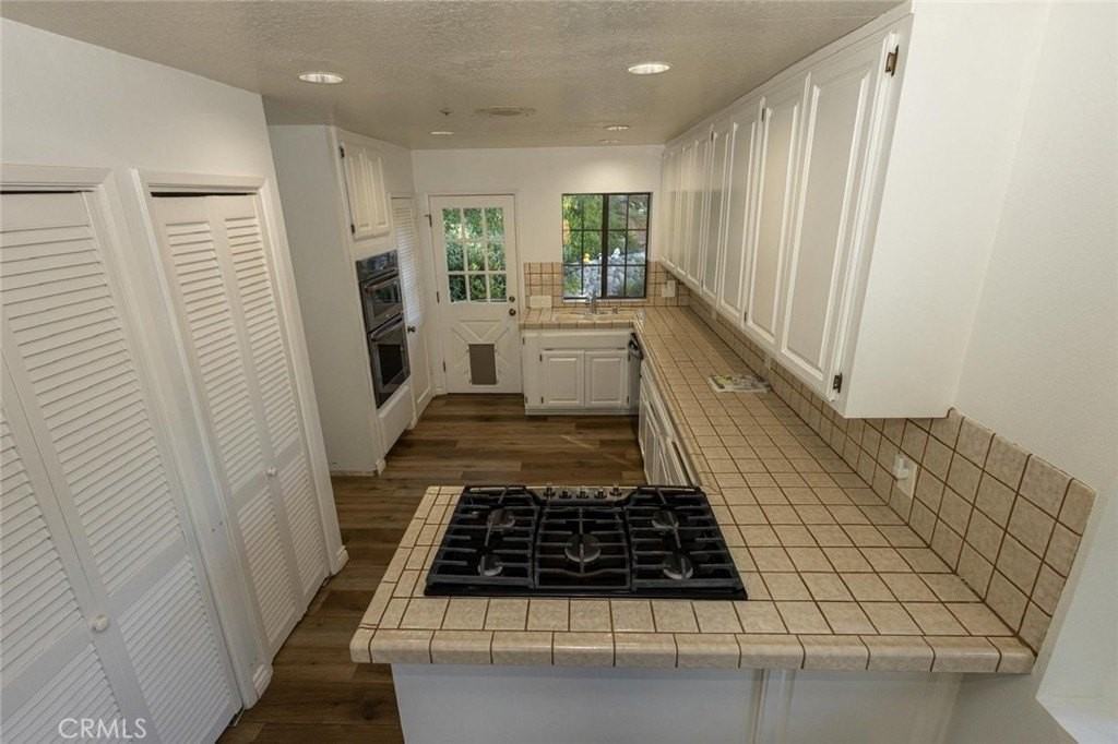 24550 Treasure Vista Ave - Photo 3 of 10