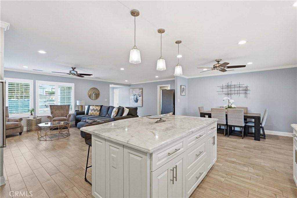 19833 Blythe St - Photo 7 of 30