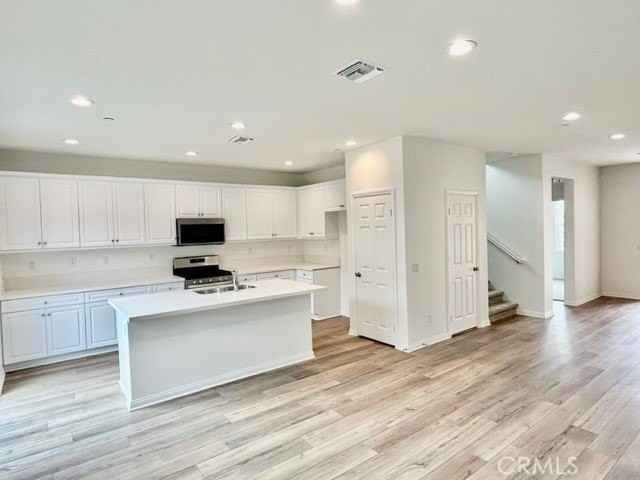 30288 Laviste Ct - Photo 3 of 9