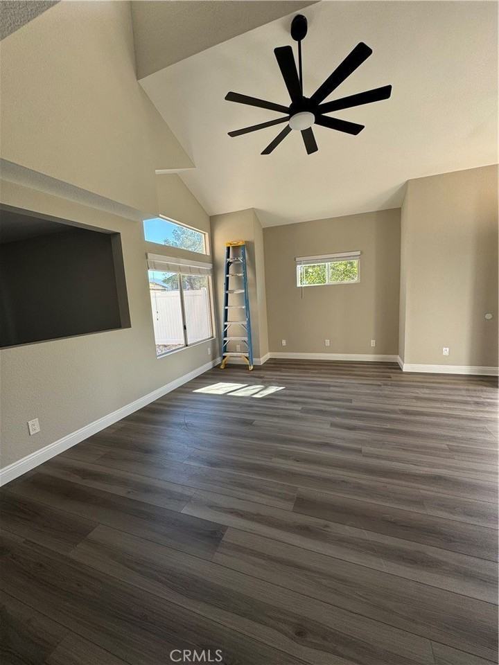 43570 Corte Logrono - Photo 3 of 21