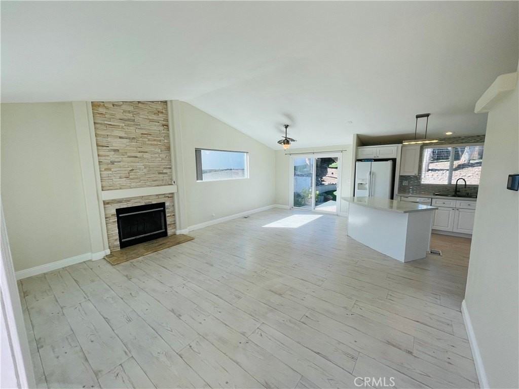 33521 Harvest Way E - Photo 6 of 36