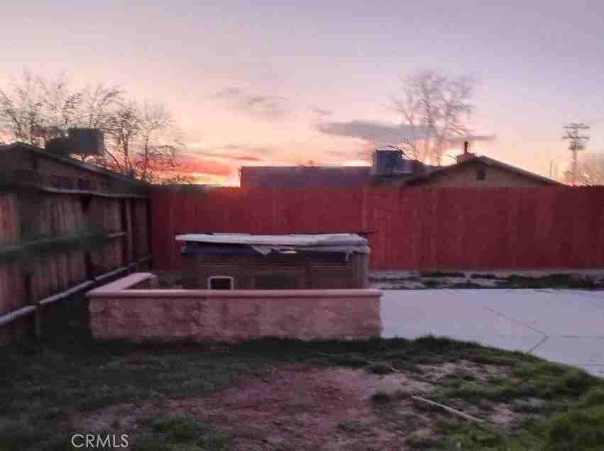 44755 Jefferson Ct - Photo 2 of 12