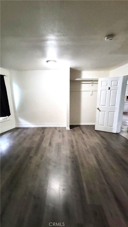 409 W 17th St - Photo 4 of 5