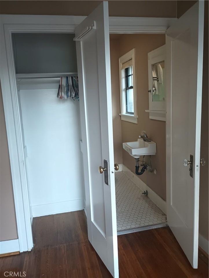 120 W Marshall Blvd #7 - Photo 3 of 4