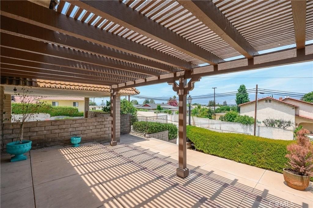 2328 E Vine Ave - Photo 3 of 41