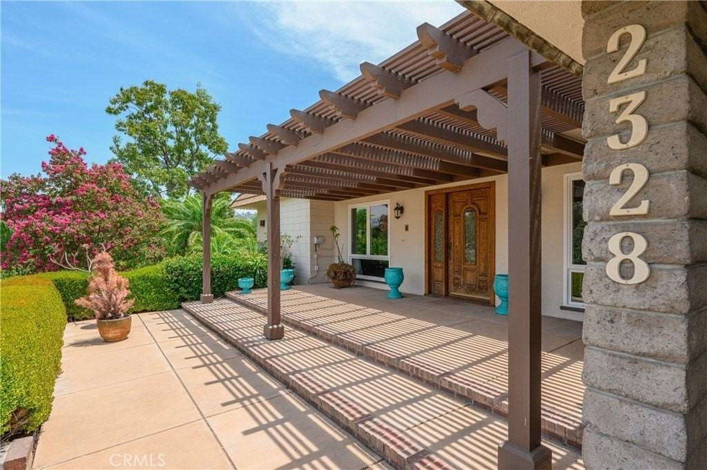 2328 E Vine Ave - Photo 4 of 41