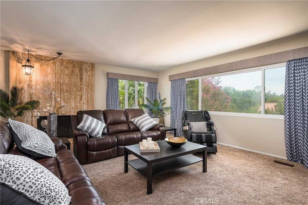 2328 E Vine Ave - Photo 7 of 41