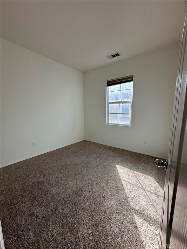 10580 Acacia Ln - Photo 4 of 8