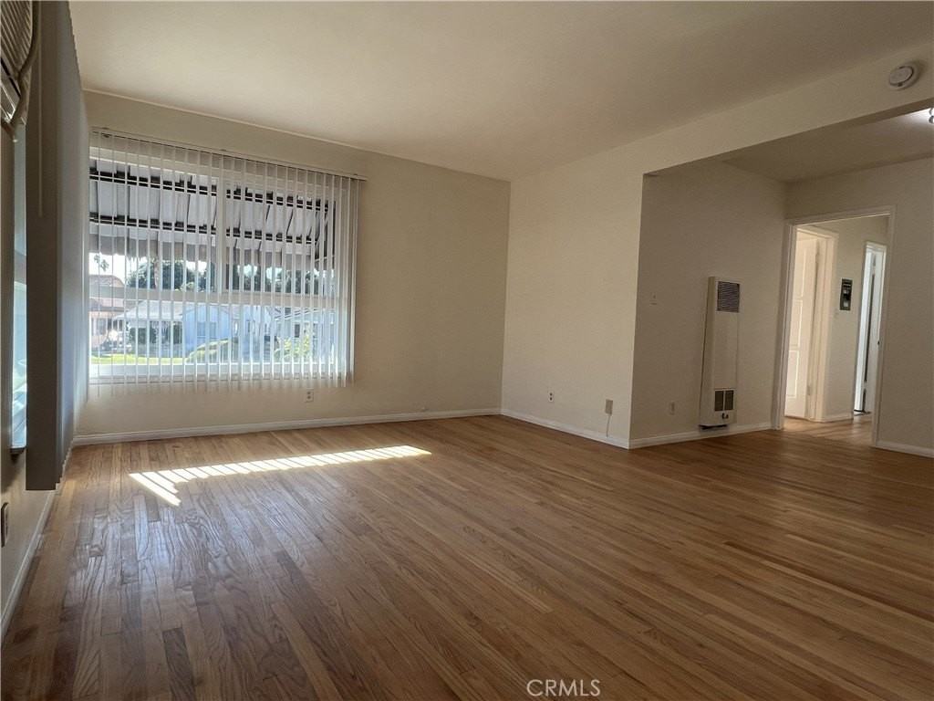 401 W Grand Ave #C - Photo 2 of 10