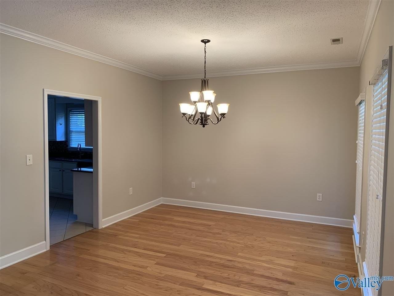 129 Cannes Dr Se - Photo 4 of 21