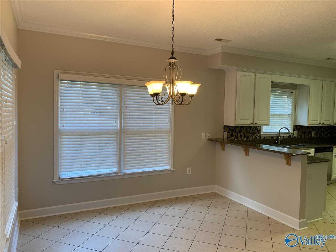 129 Cannes Dr Se - Photo 7 of 21