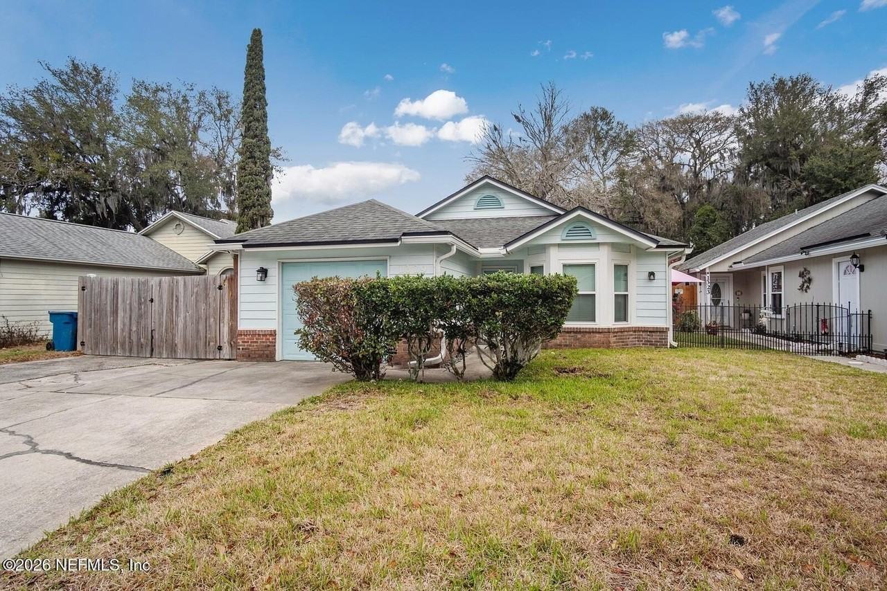 1329 Cove Landing Dr - Photo 3 of 35