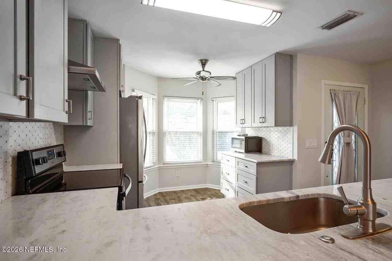 1329 Cove Landing Dr - Photo 5 of 35