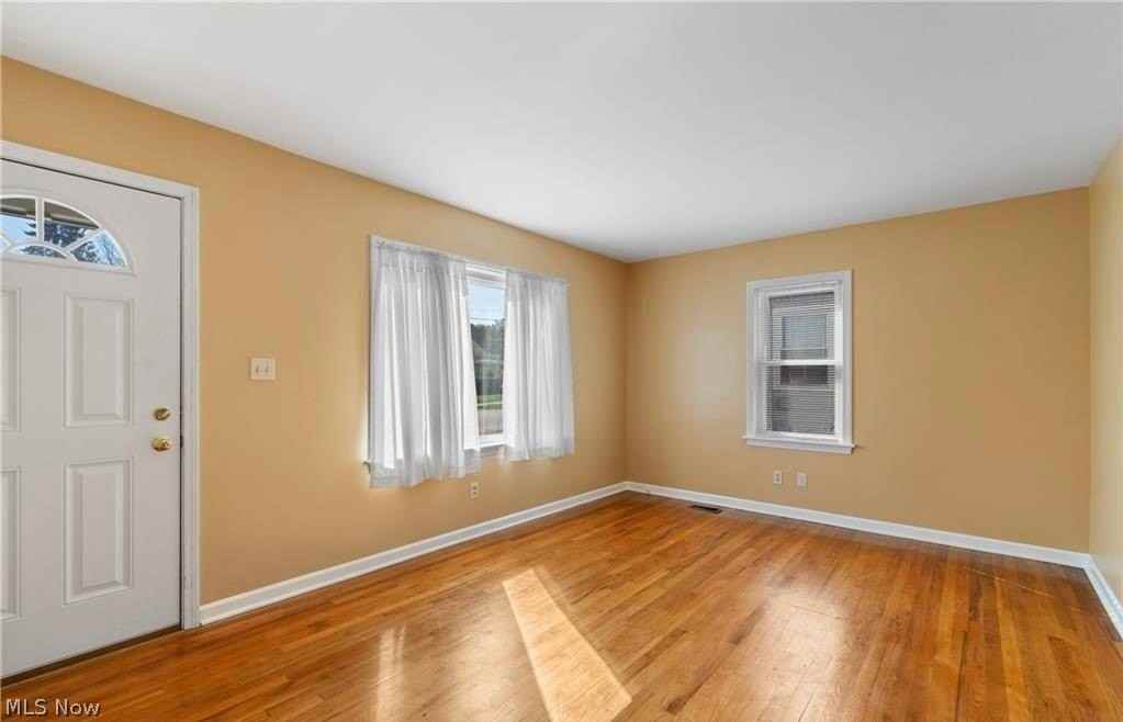 629 Donald Ave - Photo 4 of 29