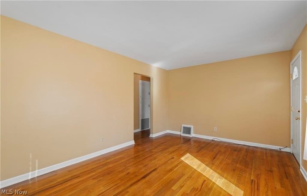 629 Donald Ave - Photo 6 of 29