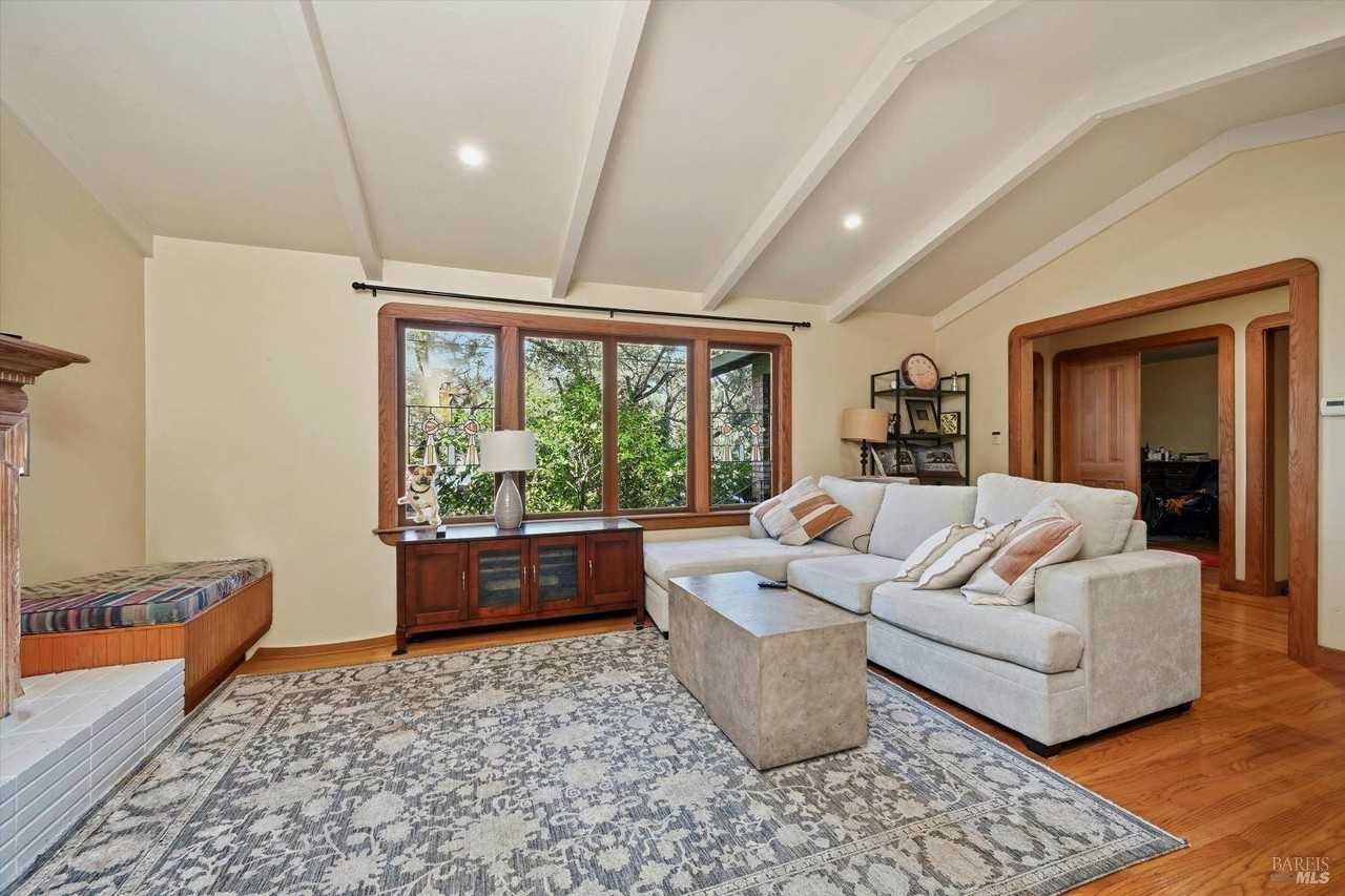 1513 Foothill Blvd - Photo 2 of 17