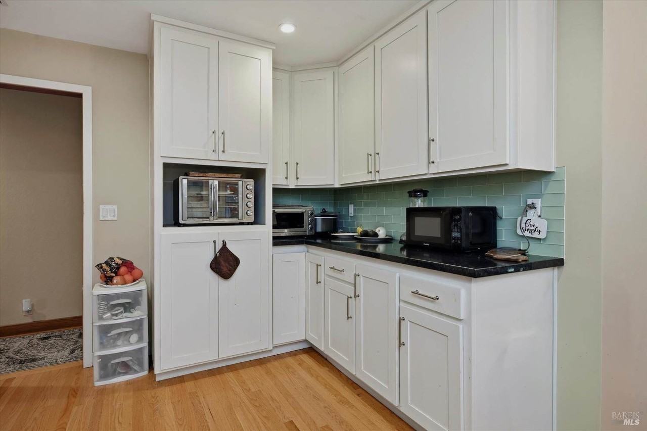 1513 Foothill Blvd - Photo 5 of 17