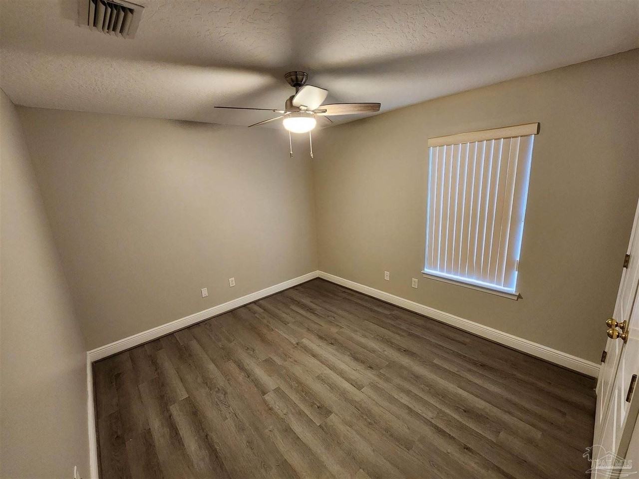 276 Tecumseh Ln - Photo 5 of 7