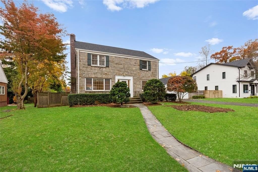 72 Creston Ave - Photo 2 of 21